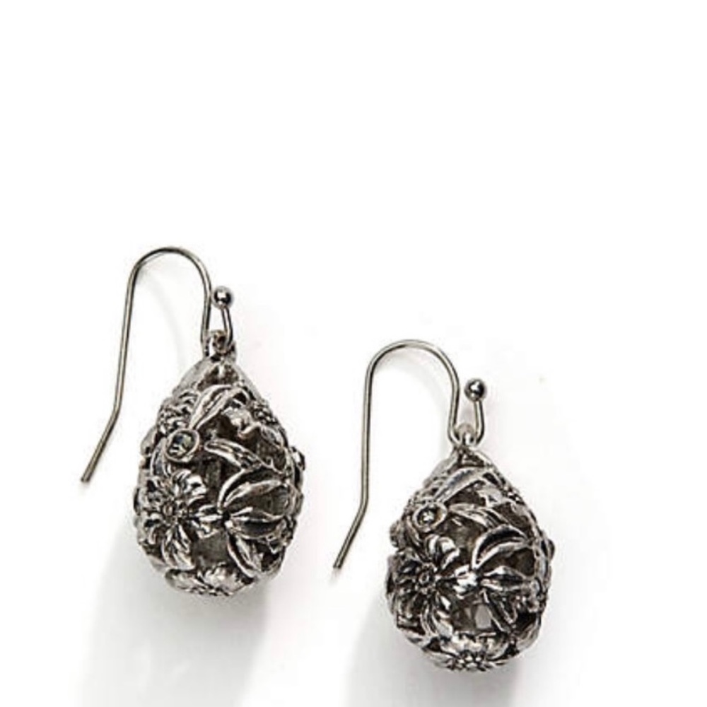 J.Jill Enchanting egg drop earring size 1.25”